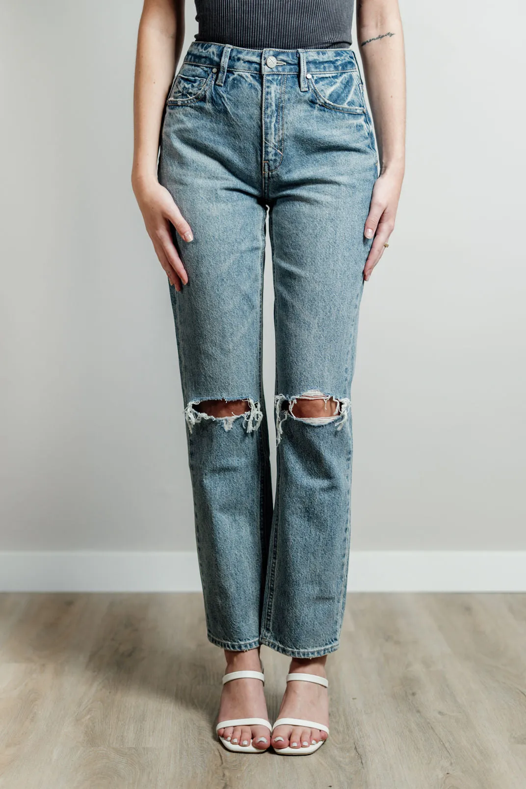 CLEARANCE-The Willa Rogue Mom Jeans