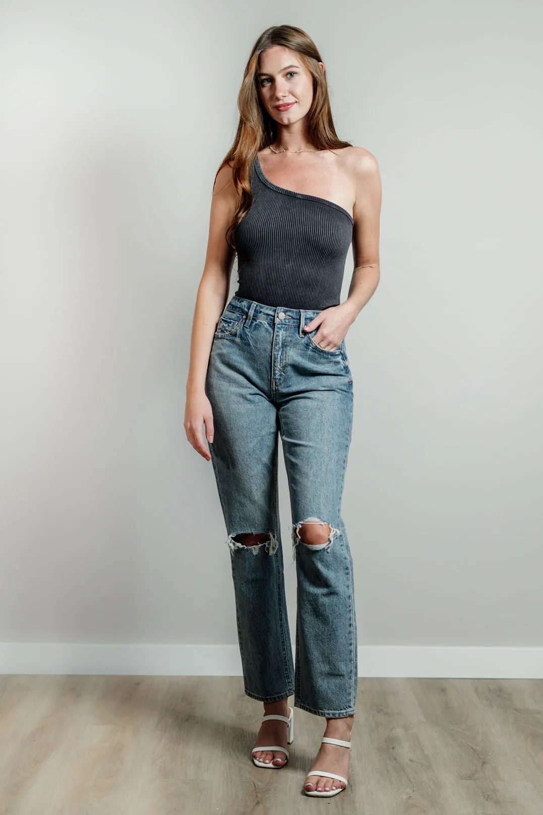 CLEARANCE-The Willa Rogue Mom Jeans