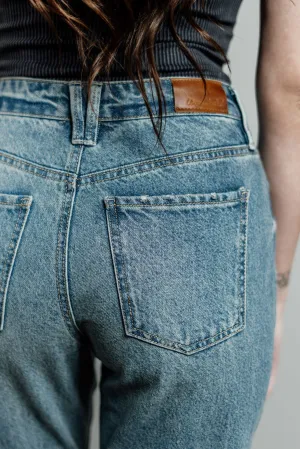 CLEARANCE-The Willa Rogue Mom Jeans