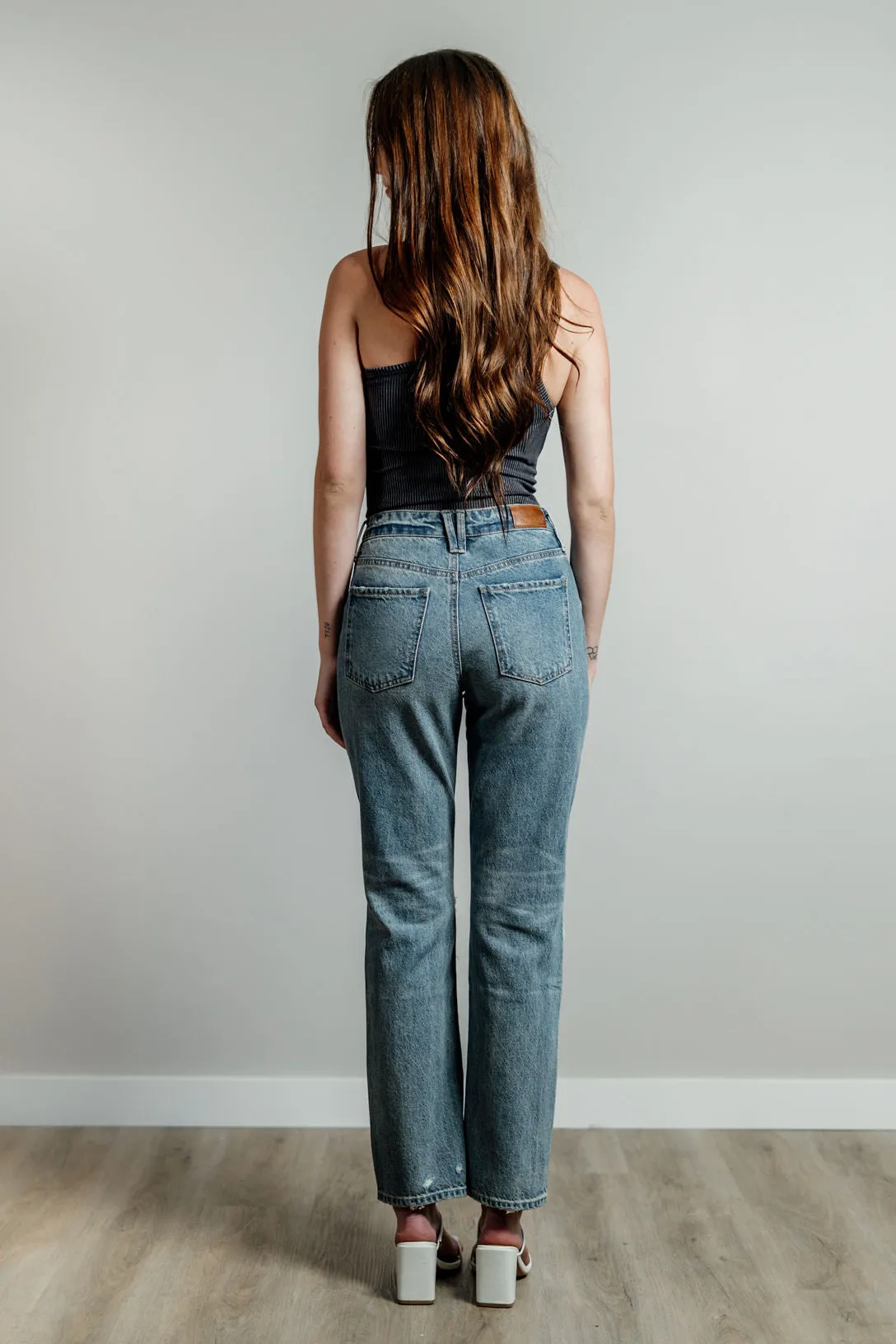 CLEARANCE-The Willa Rogue Mom Jeans