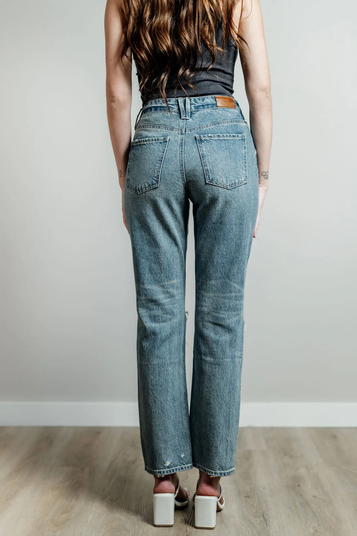 CLEARANCE-The Willa Rogue Mom Jeans