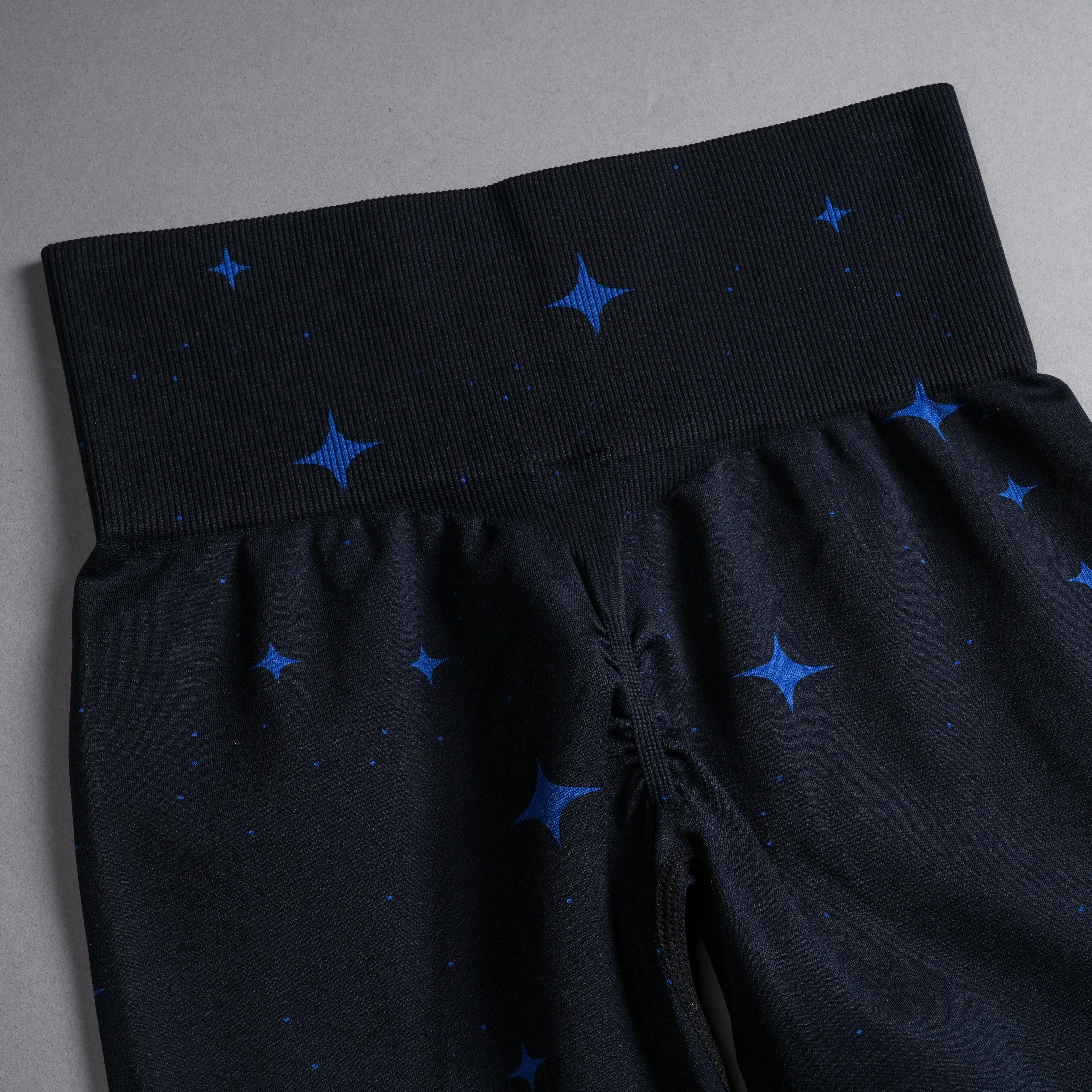 Dual "Everson Seamless" Scrunch Leggings in Darc Cobalt Starry Night
