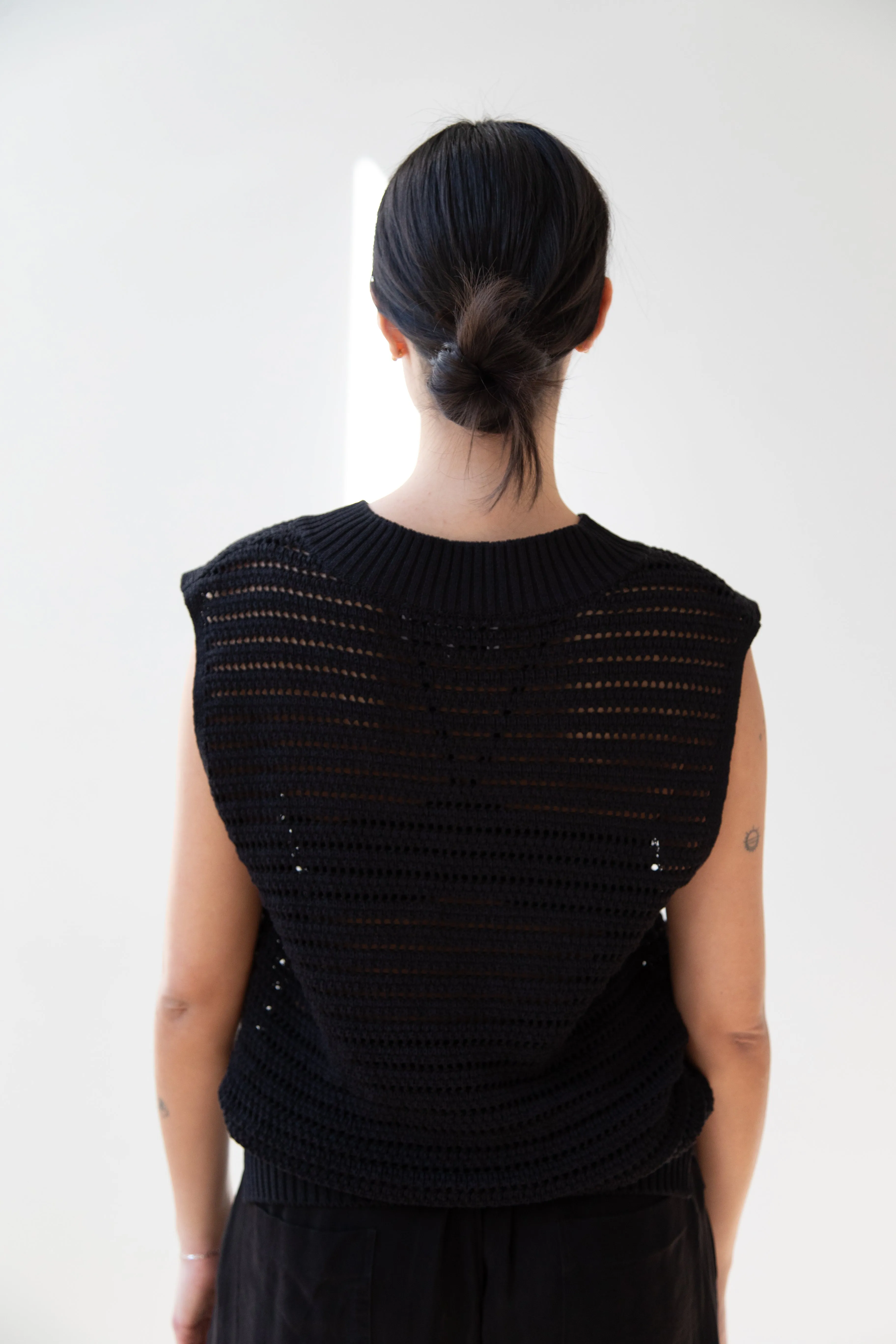 The Loom | Paper Vest in Black