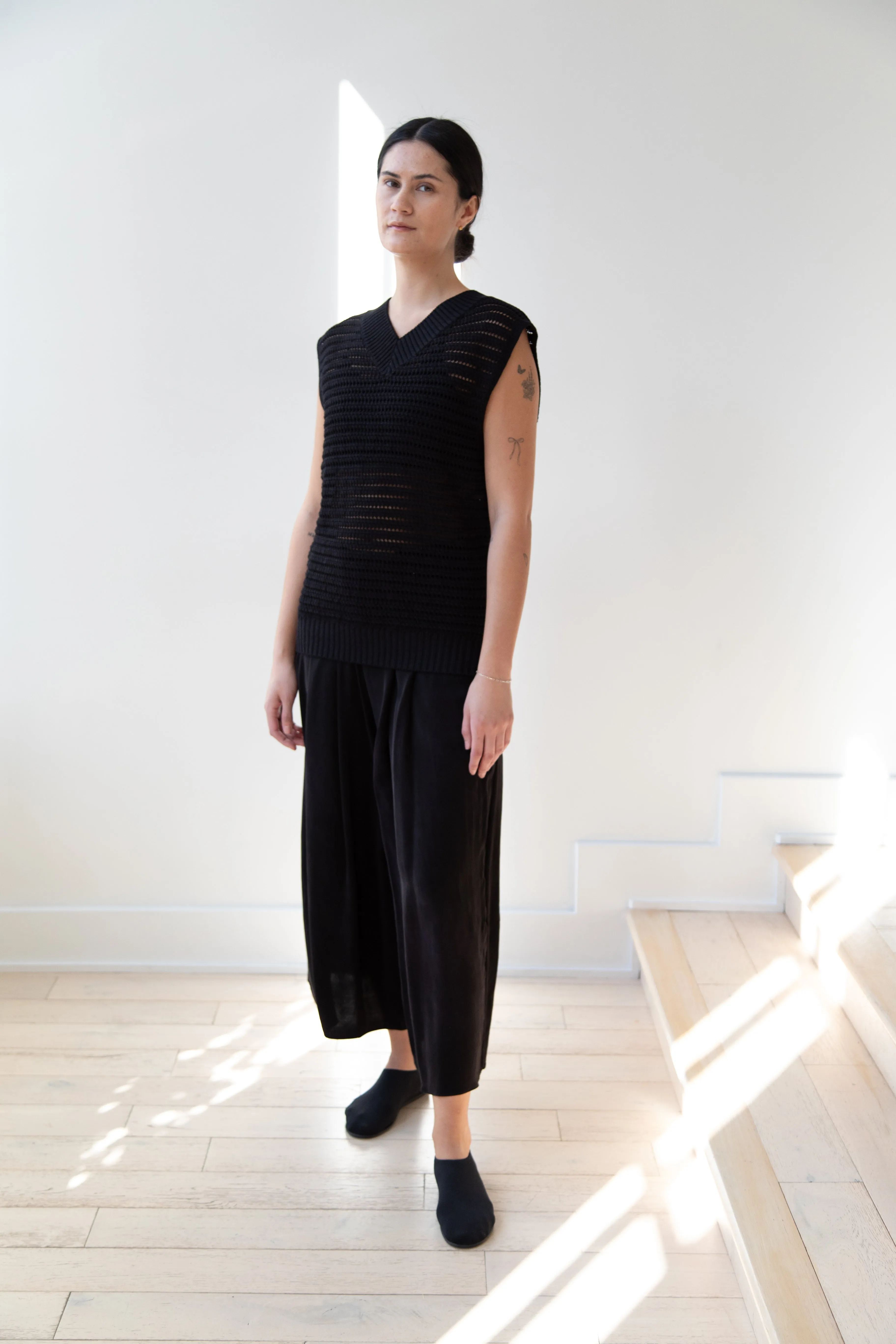 The Loom | Paper Vest in Black