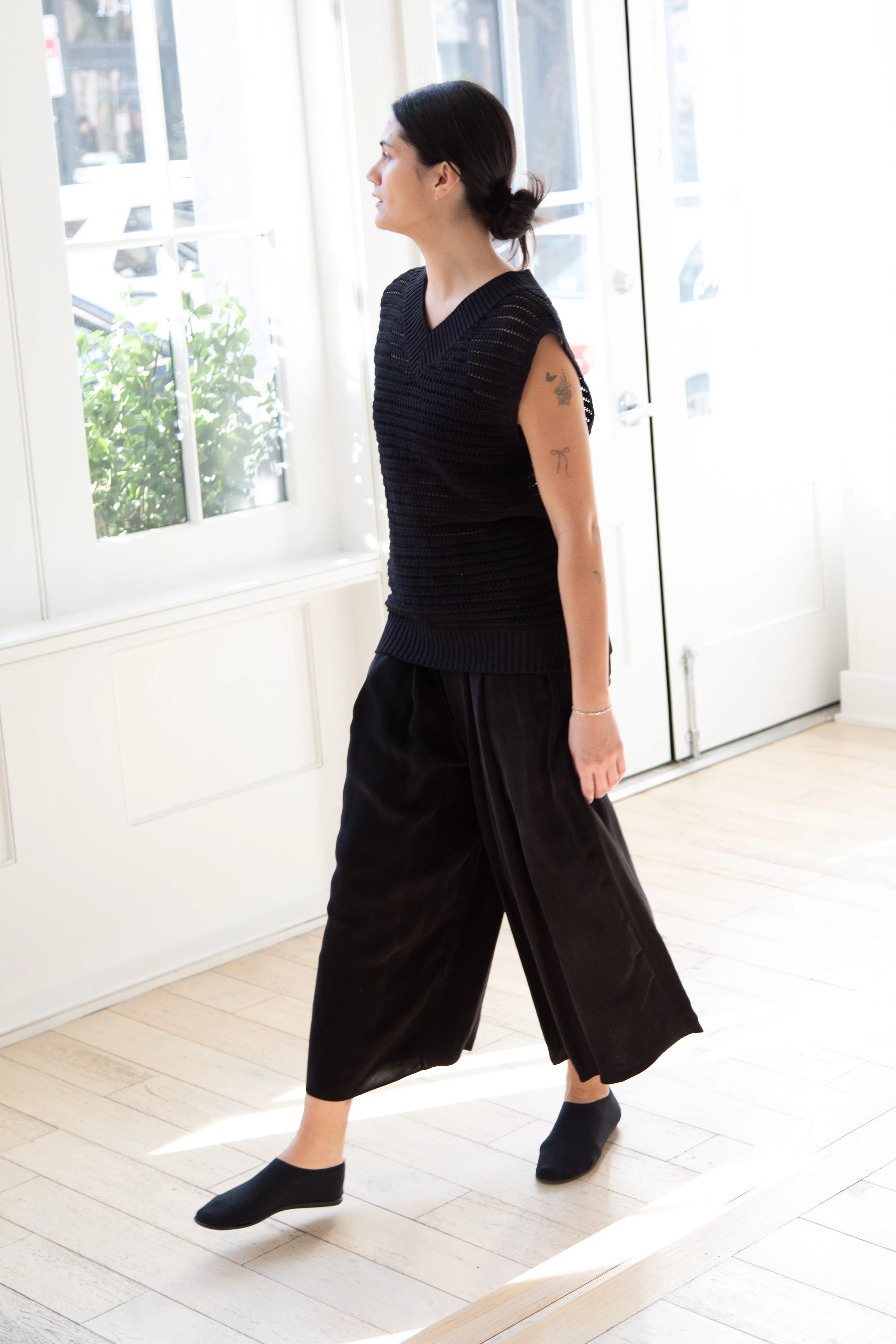 The Loom | Paper Vest in Black