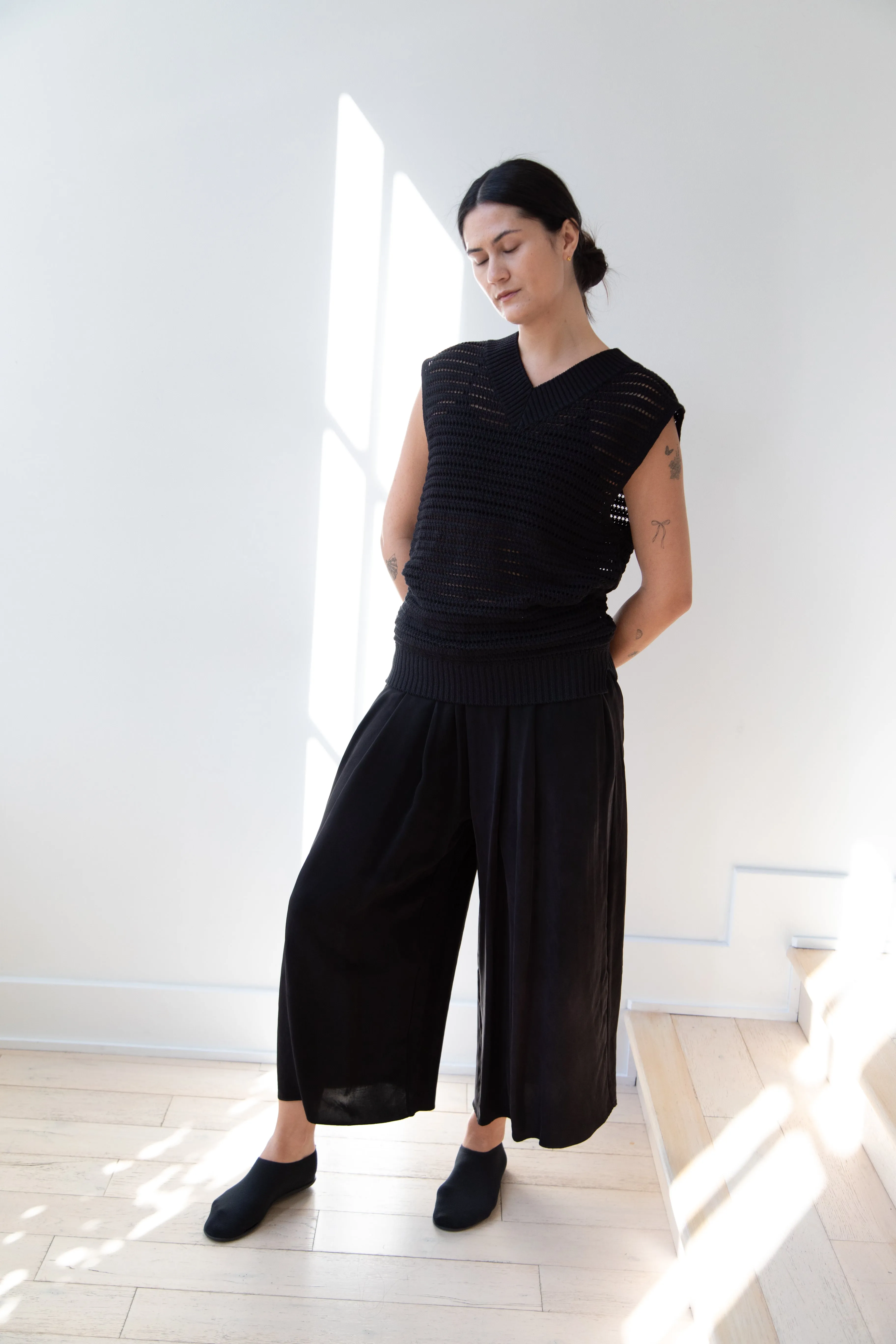 The Loom | Paper Vest in Black