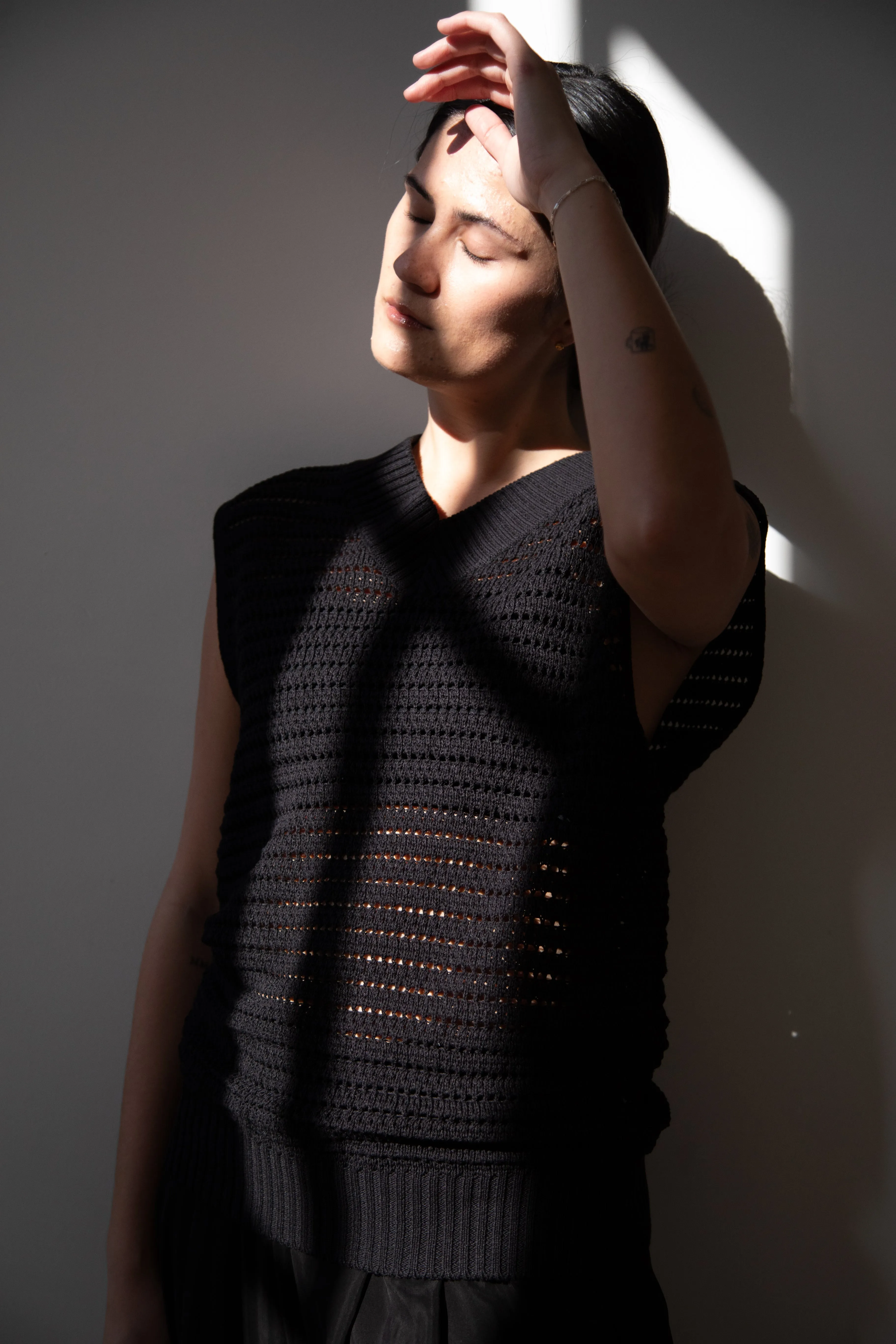 The Loom | Paper Vest in Black
