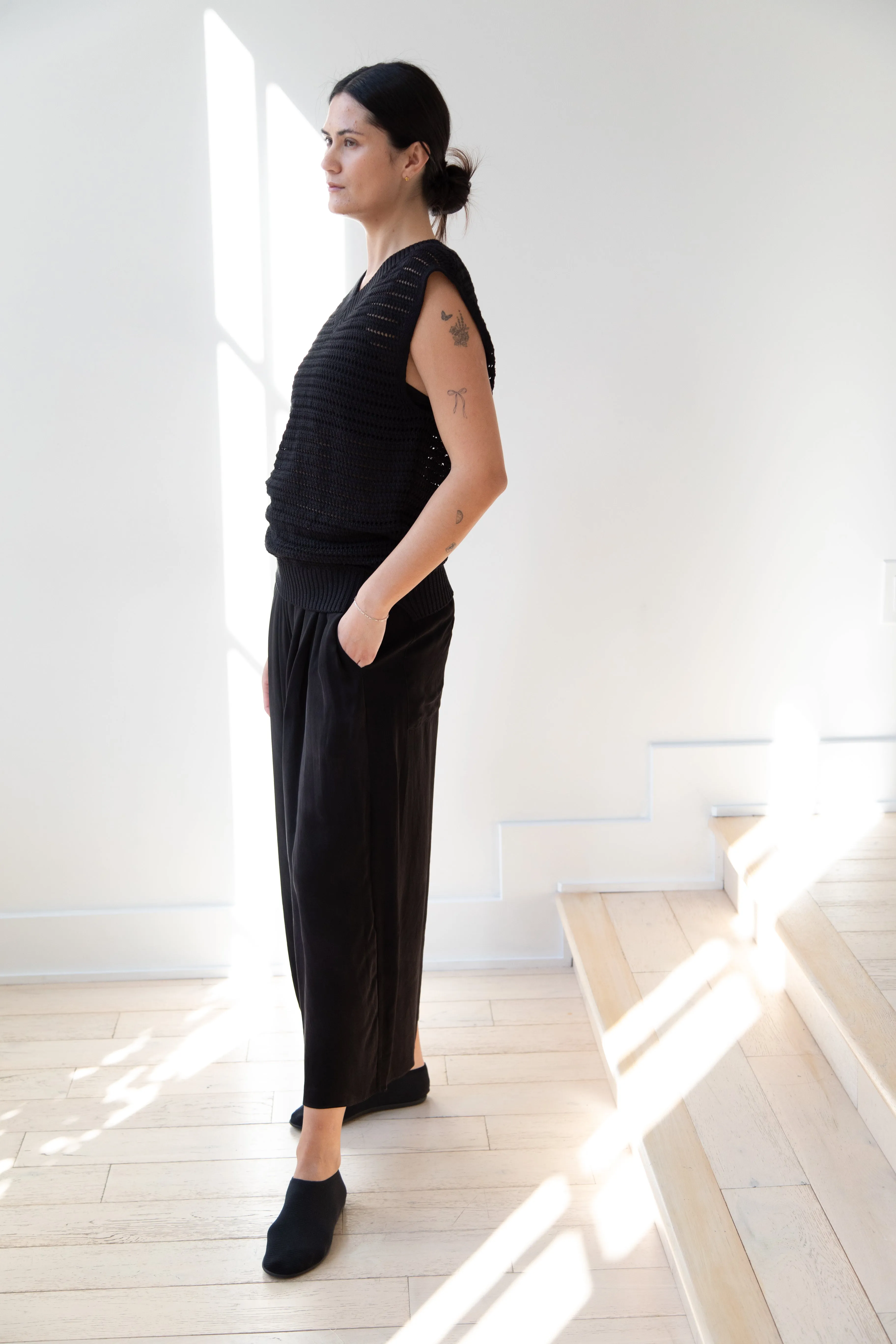 The Loom | Paper Vest in Black