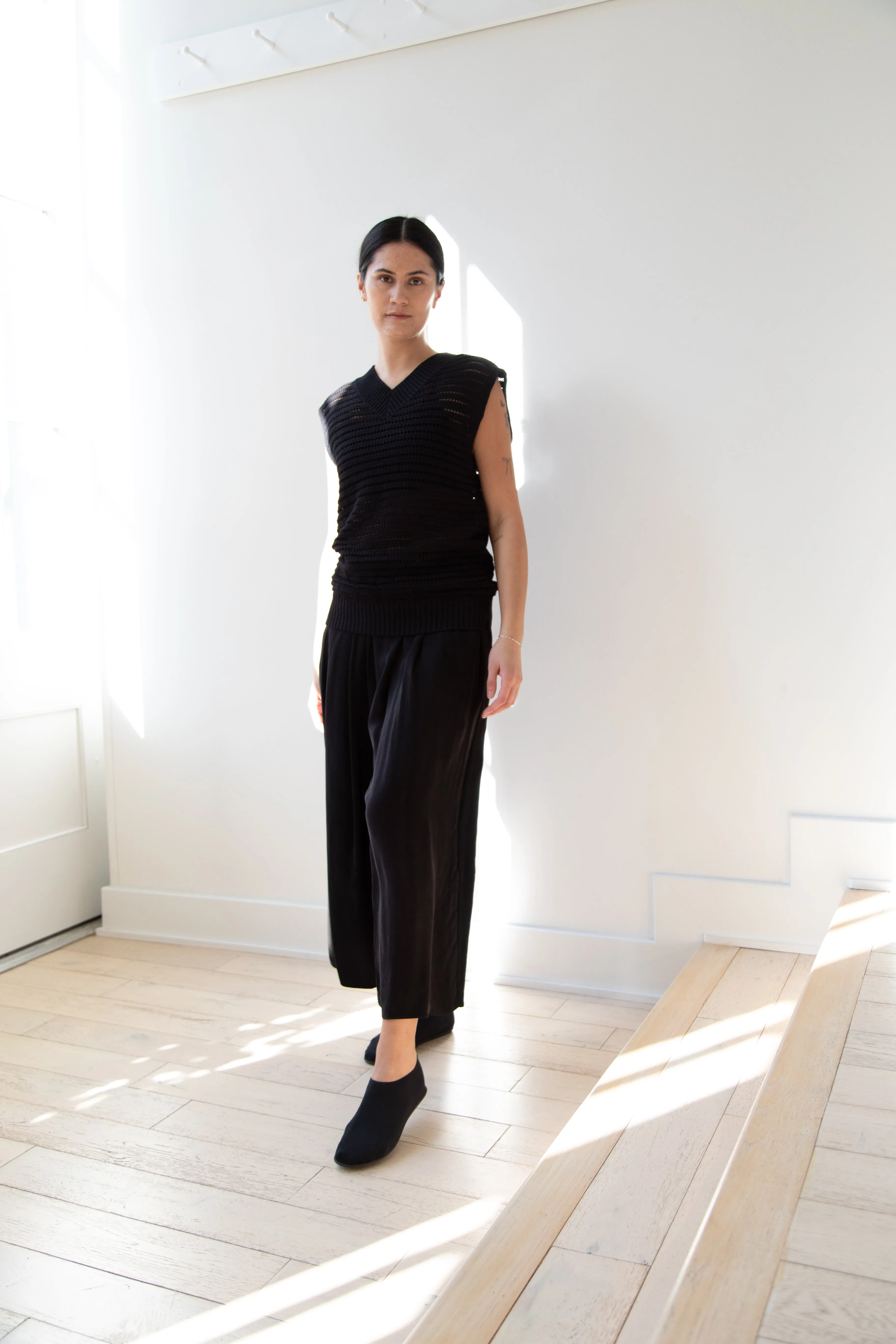 The Loom | Paper Vest in Black