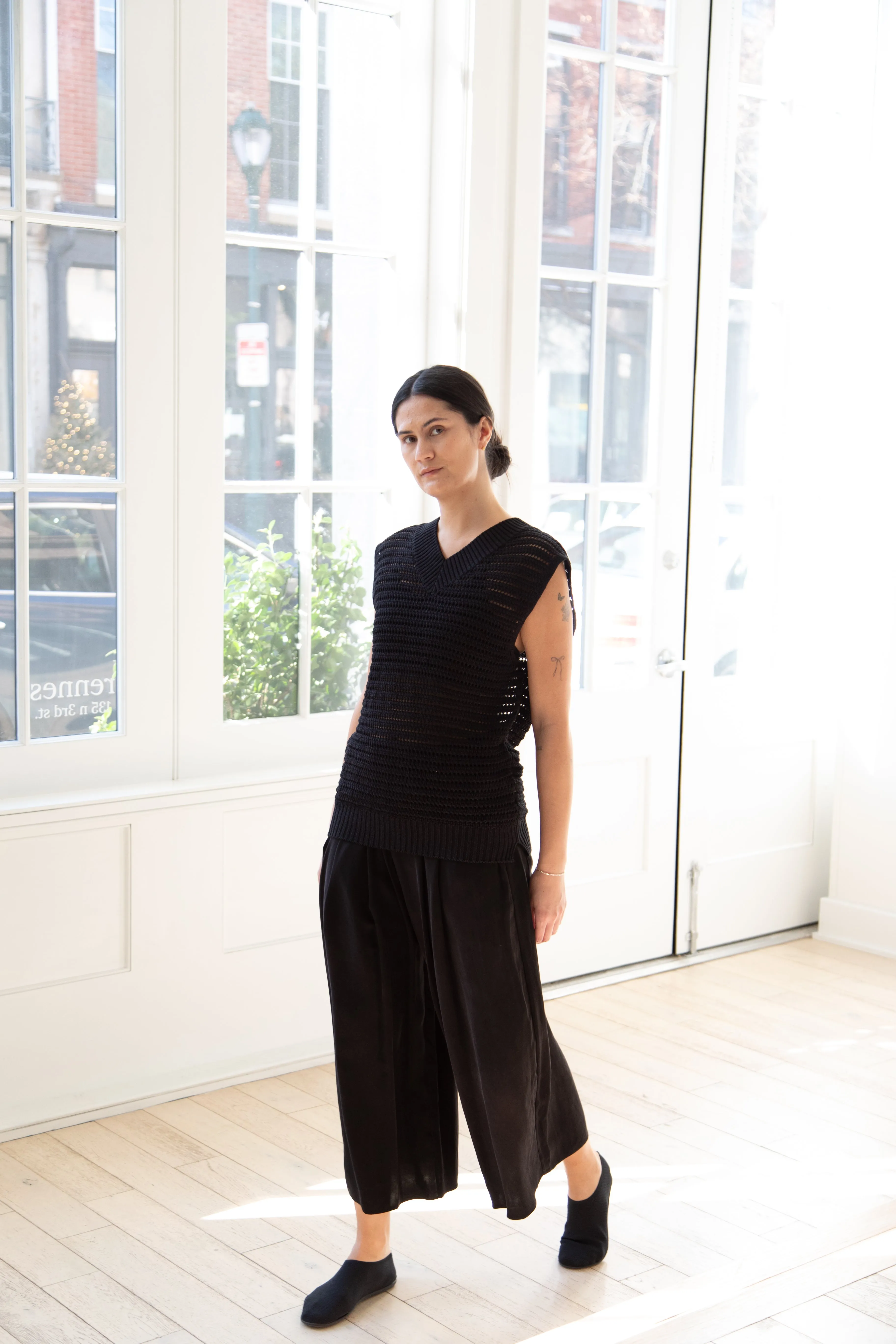 The Loom | Paper Vest in Black
