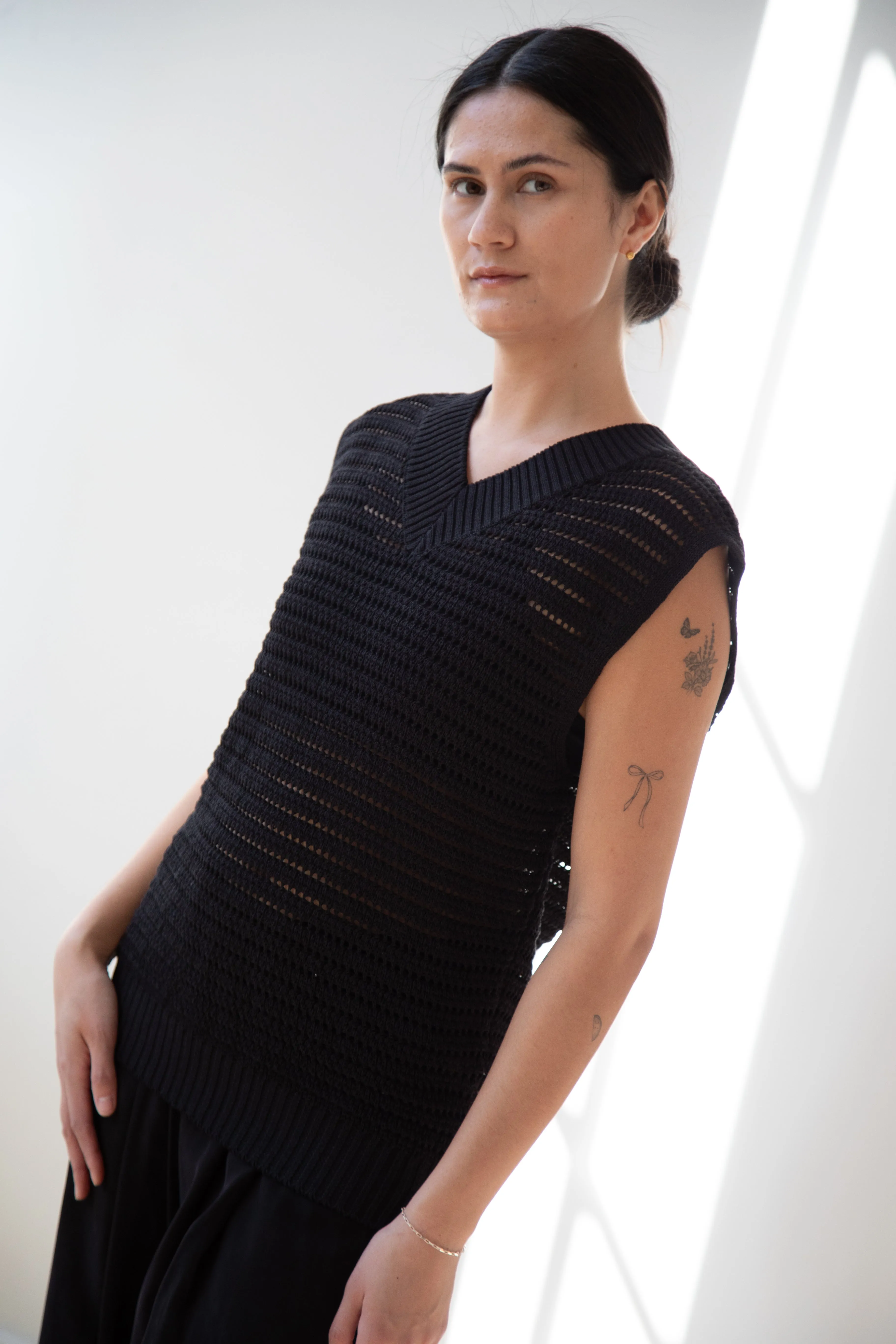 The Loom | Paper Vest in Black